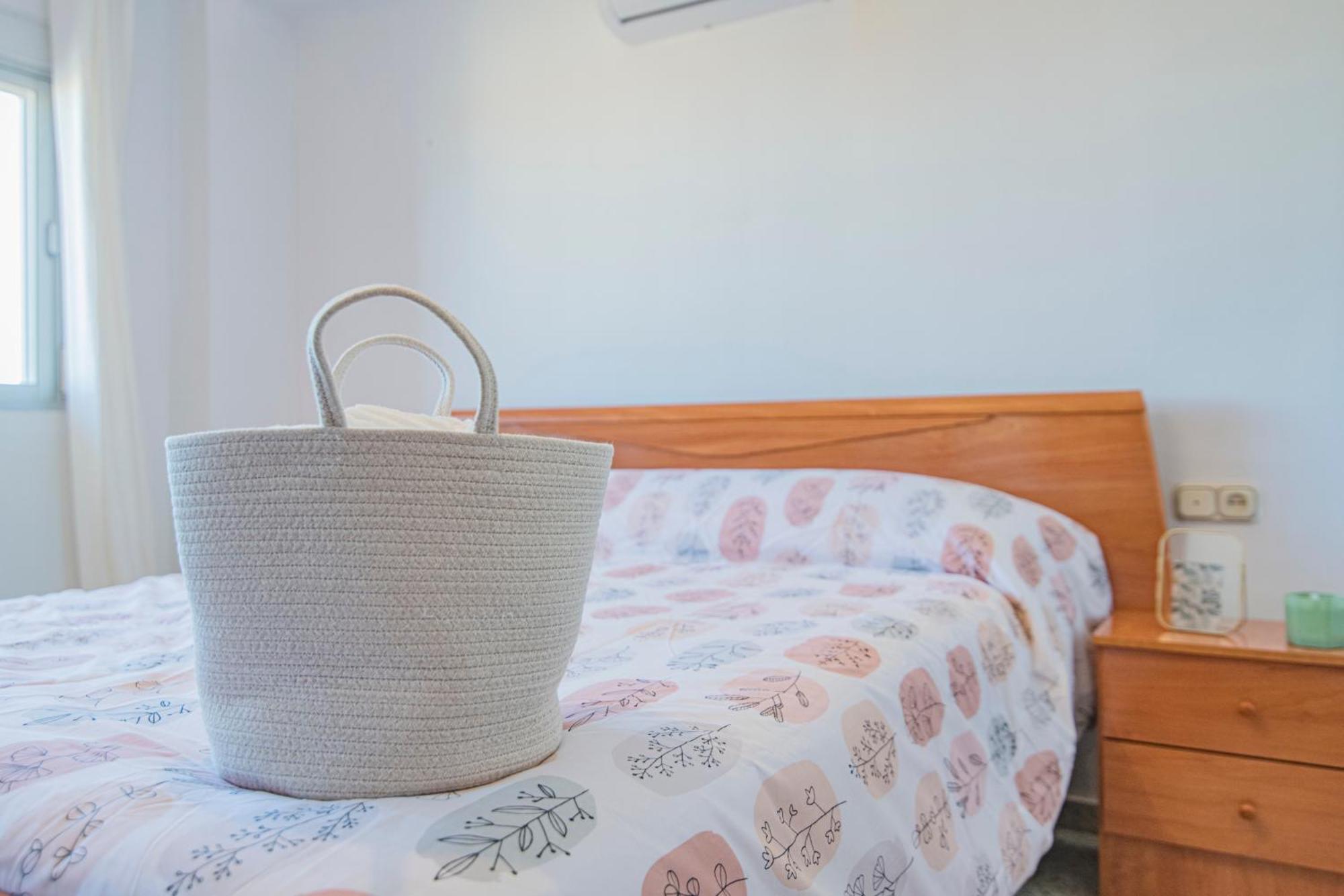 Delfin Retreat Con Terraza Junto A Parada De Metro Γρανάδα Εξωτερικό φωτογραφία