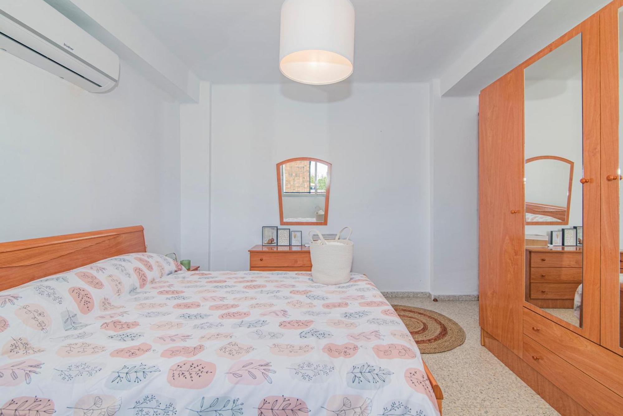 Delfin Retreat Con Terraza Junto A Parada De Metro Γρανάδα Εξωτερικό φωτογραφία