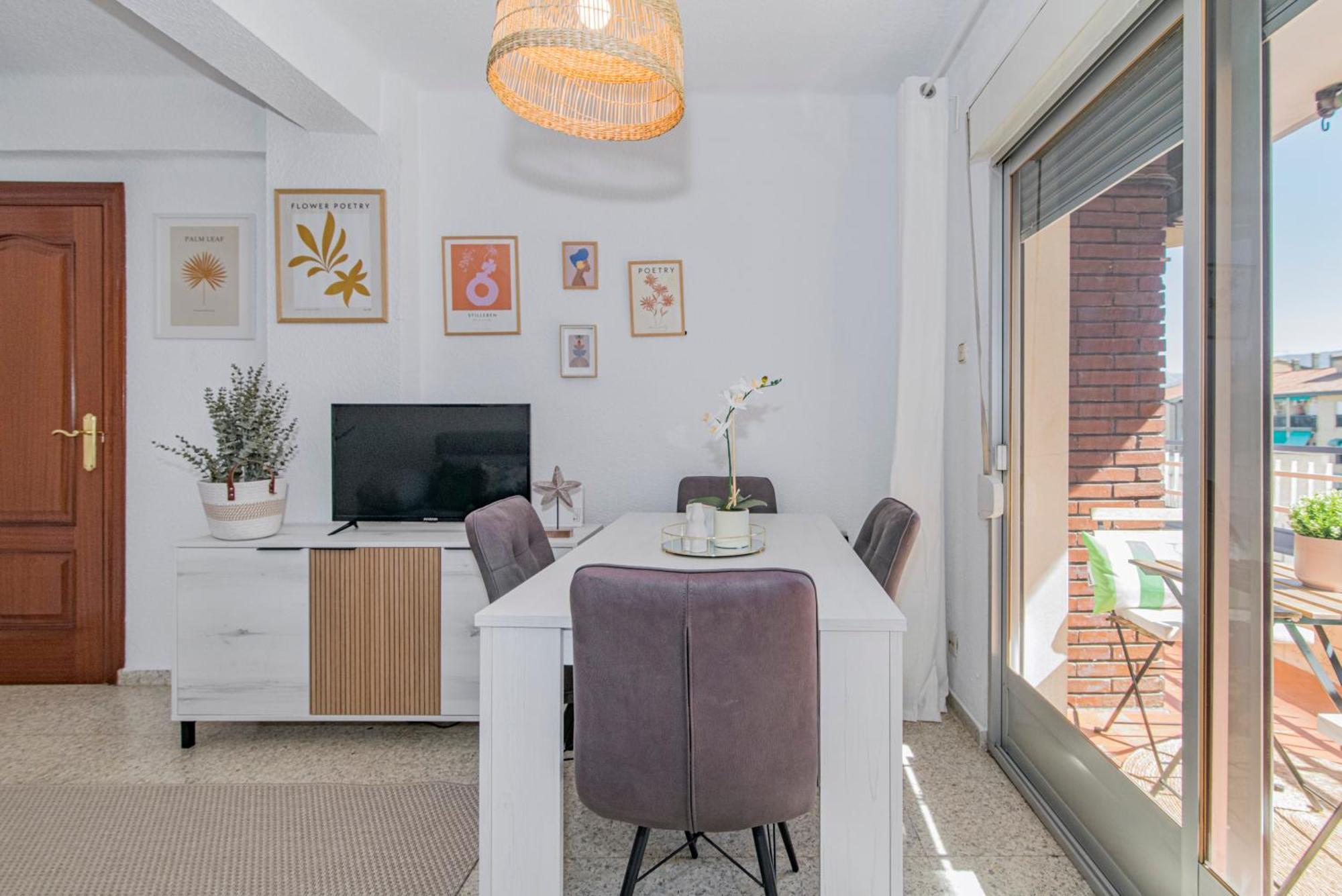 Delfin Retreat Con Terraza Junto A Parada De Metro Γρανάδα Εξωτερικό φωτογραφία