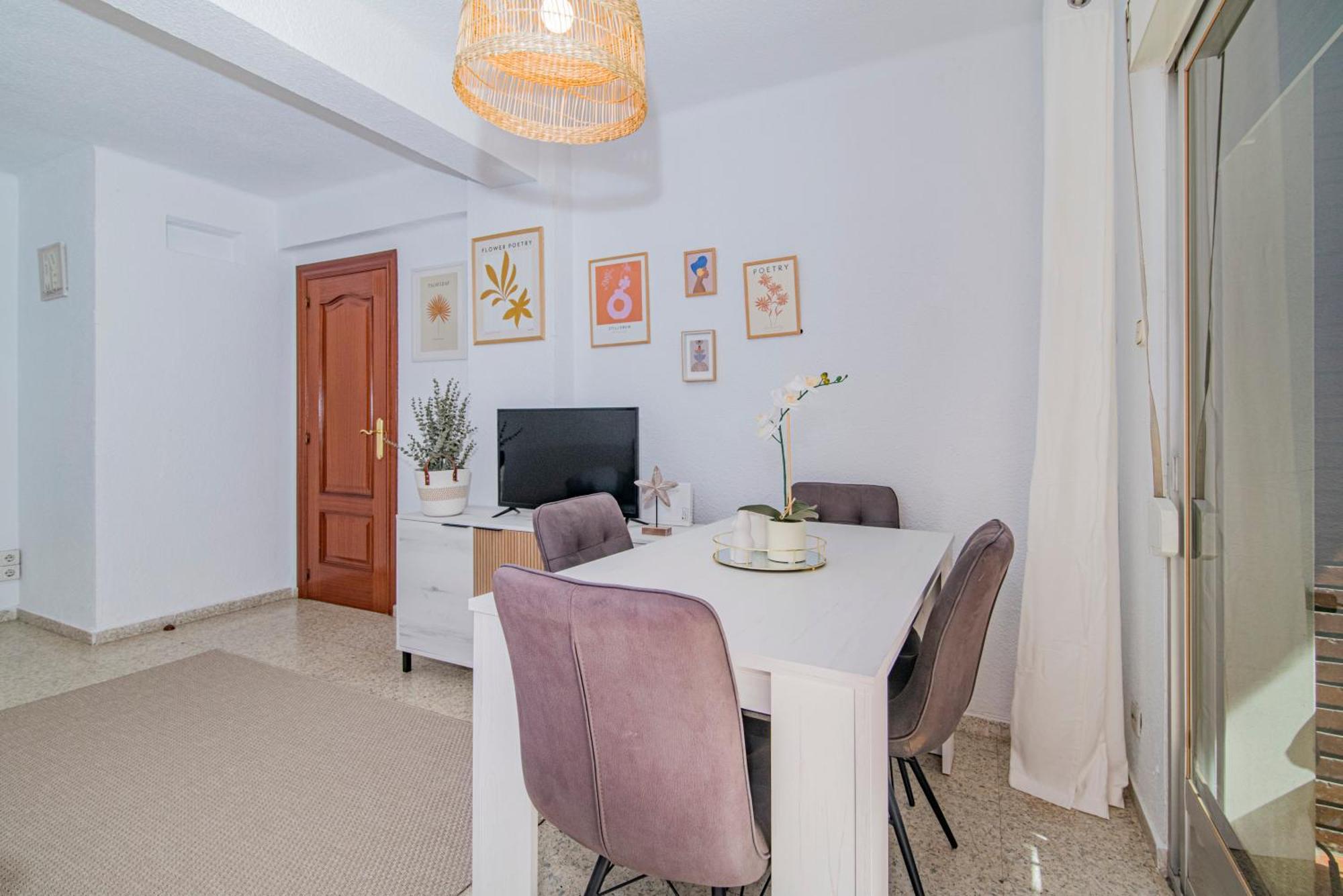 Delfin Retreat Con Terraza Junto A Parada De Metro Γρανάδα Εξωτερικό φωτογραφία