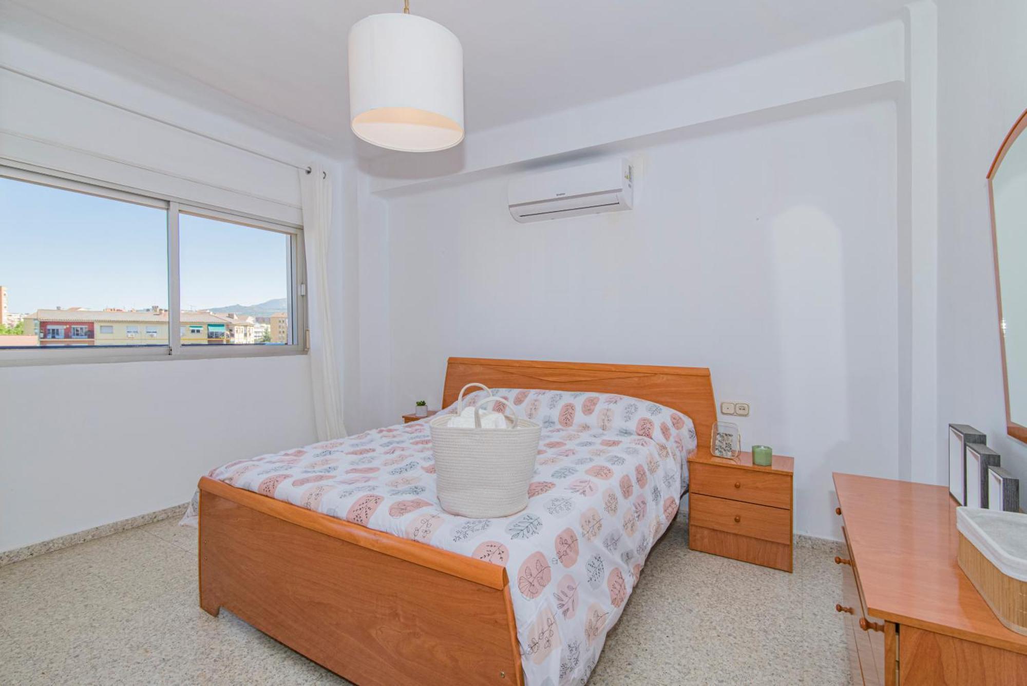 Delfin Retreat Con Terraza Junto A Parada De Metro Γρανάδα Εξωτερικό φωτογραφία
