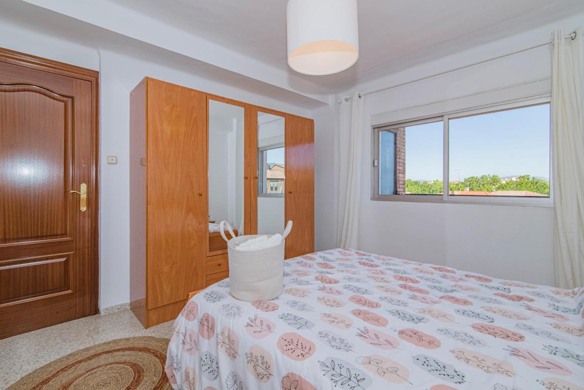 Delfin Retreat Con Terraza Junto A Parada De Metro Γρανάδα Εξωτερικό φωτογραφία
