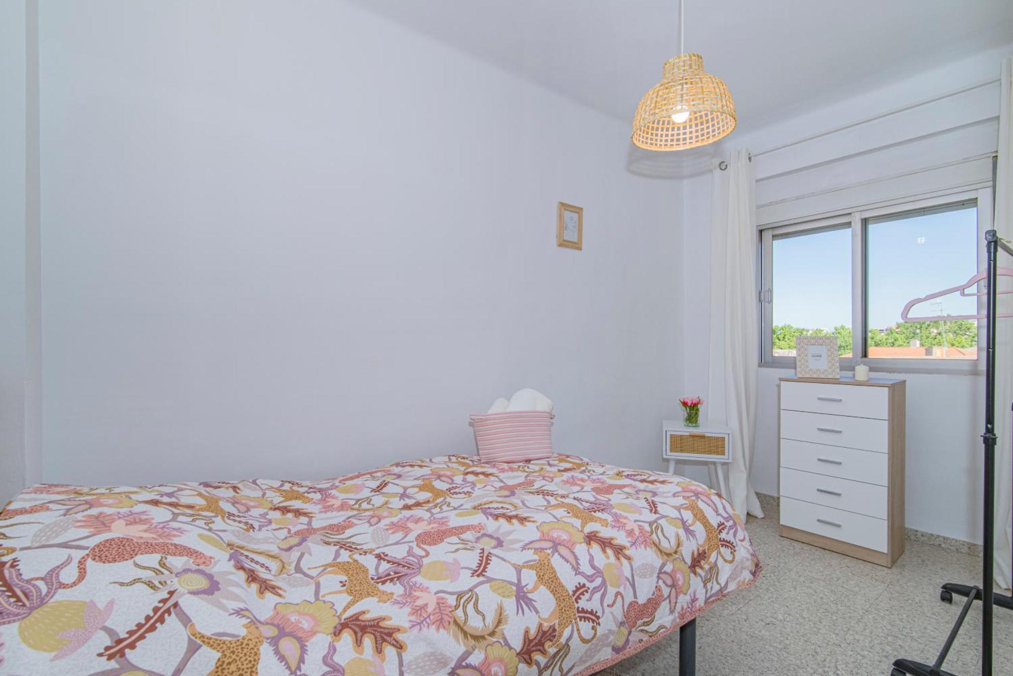 Delfin Retreat Con Terraza Junto A Parada De Metro Γρανάδα Εξωτερικό φωτογραφία