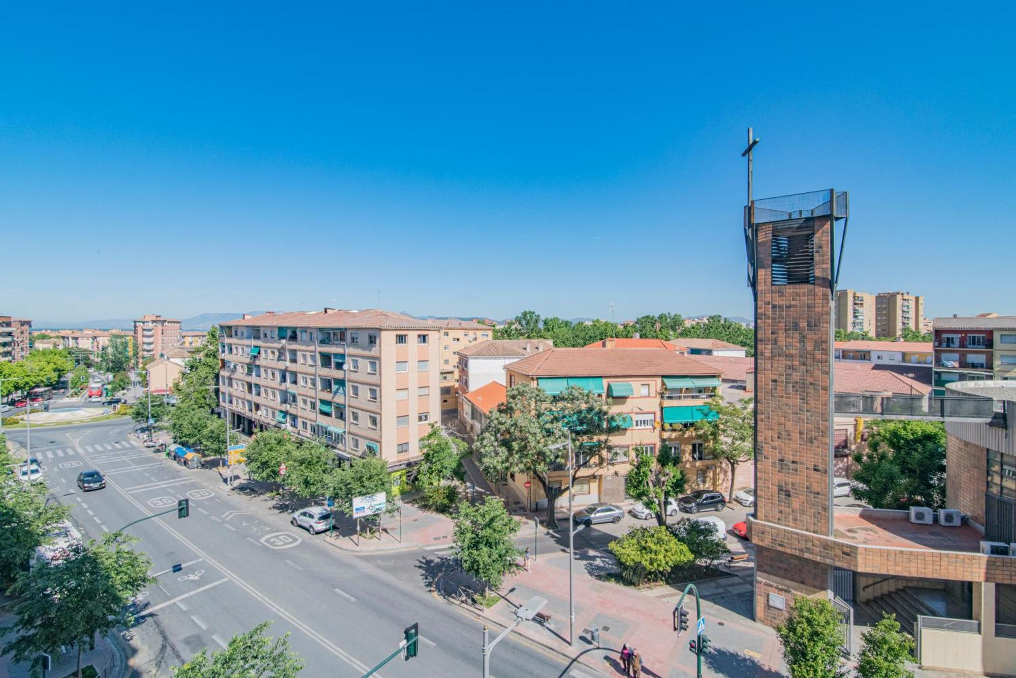 Delfin Retreat Con Terraza Junto A Parada De Metro Γρανάδα Εξωτερικό φωτογραφία