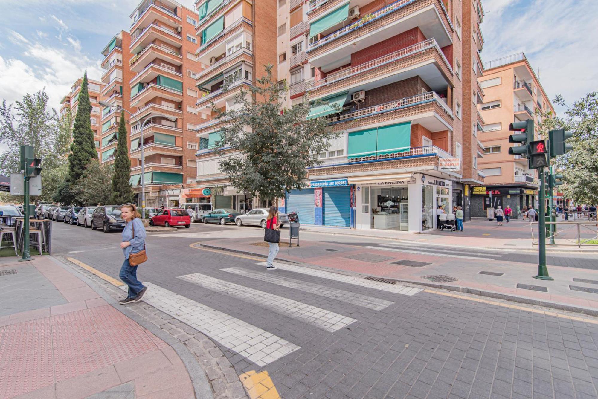 Delfin Retreat Con Terraza Junto A Parada De Metro Γρανάδα Εξωτερικό φωτογραφία